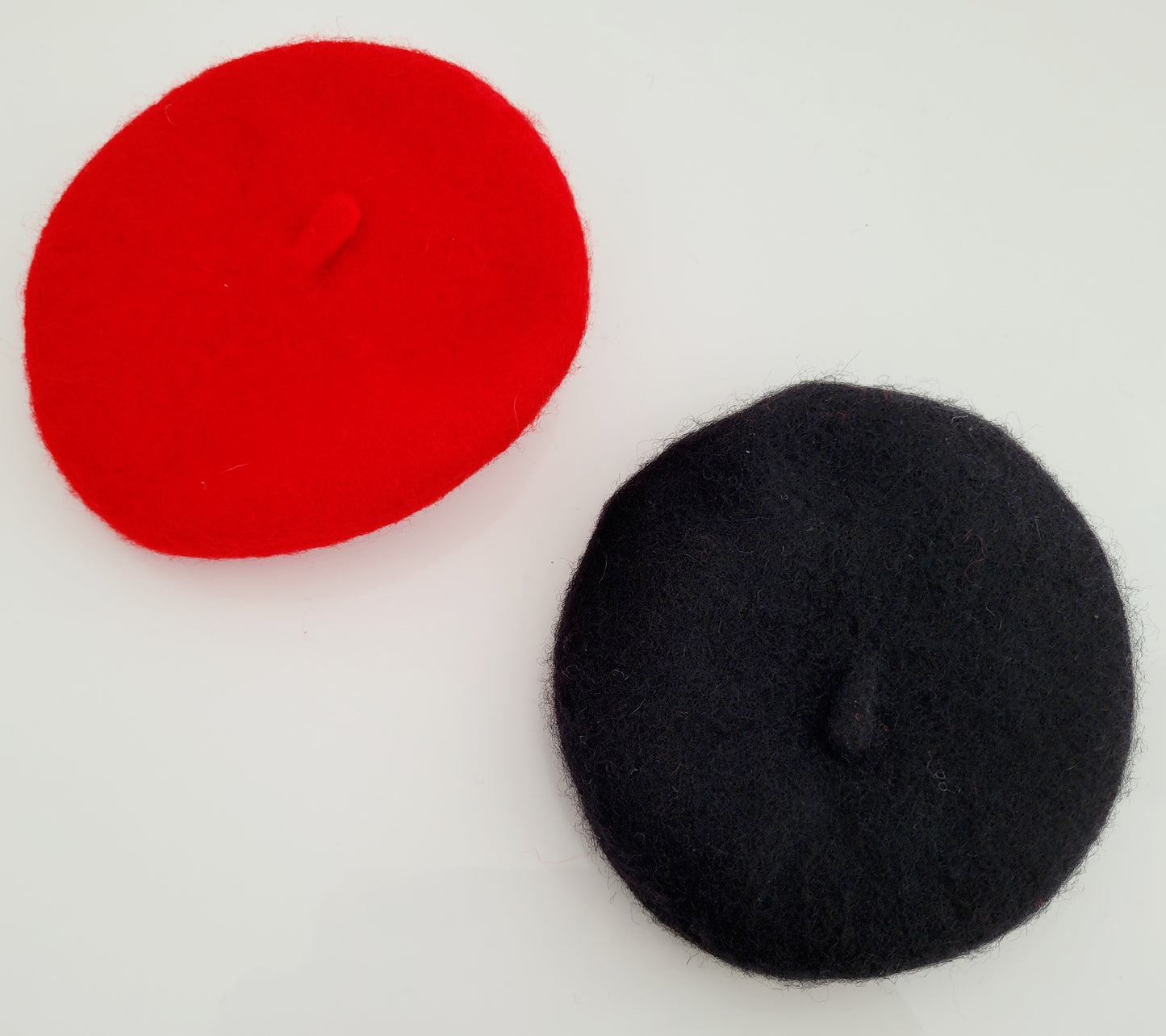 Sapka Black-Red Francia