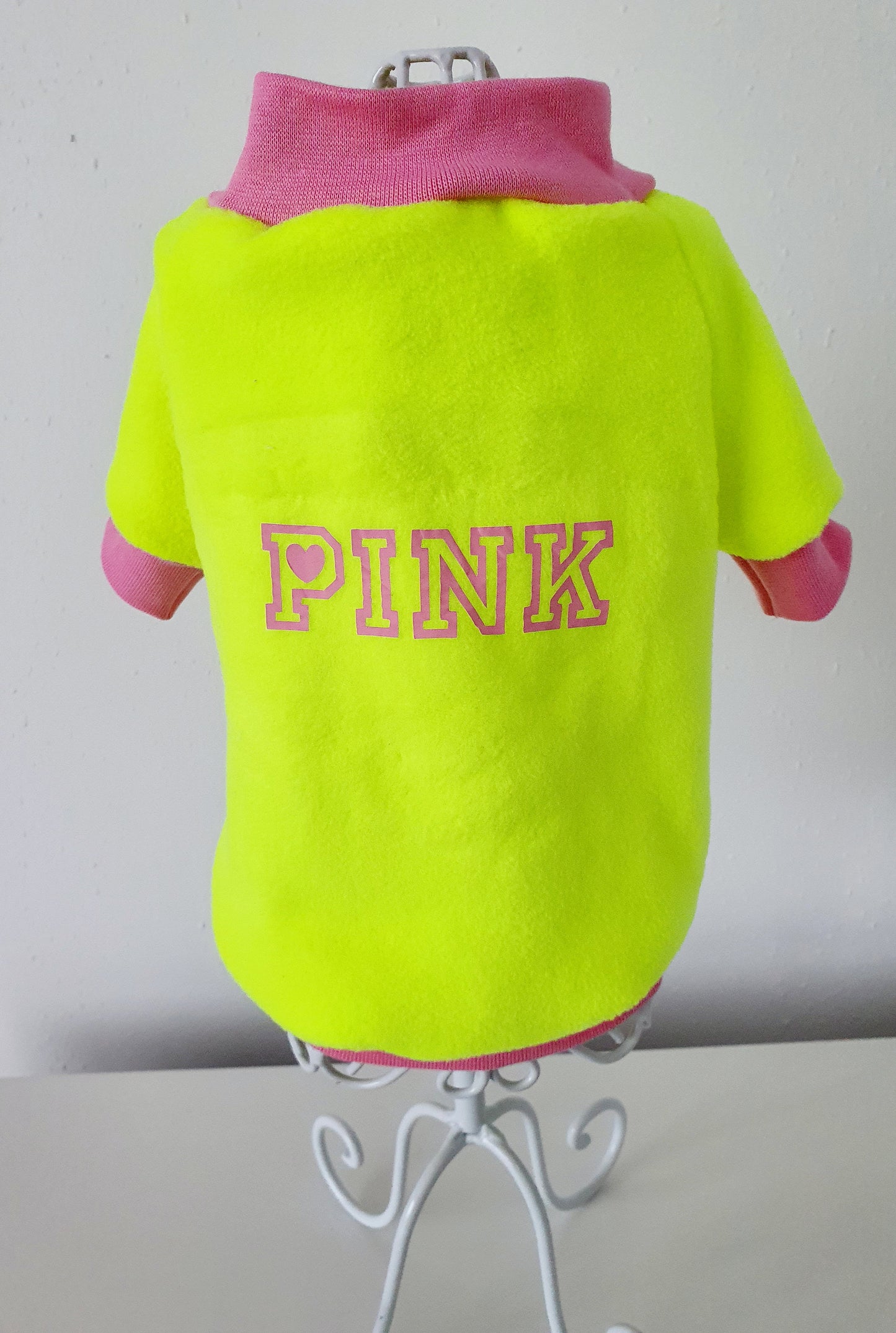 Pulcsi Pink Neon